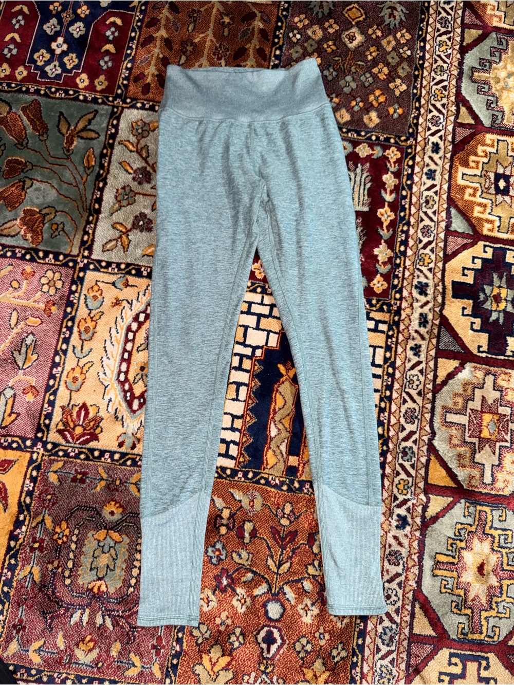 ALO Yoga Women’s Light Heather Gray Leggings